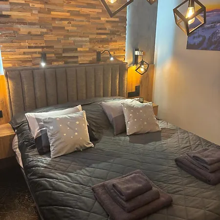 Plazowa Gray דירה